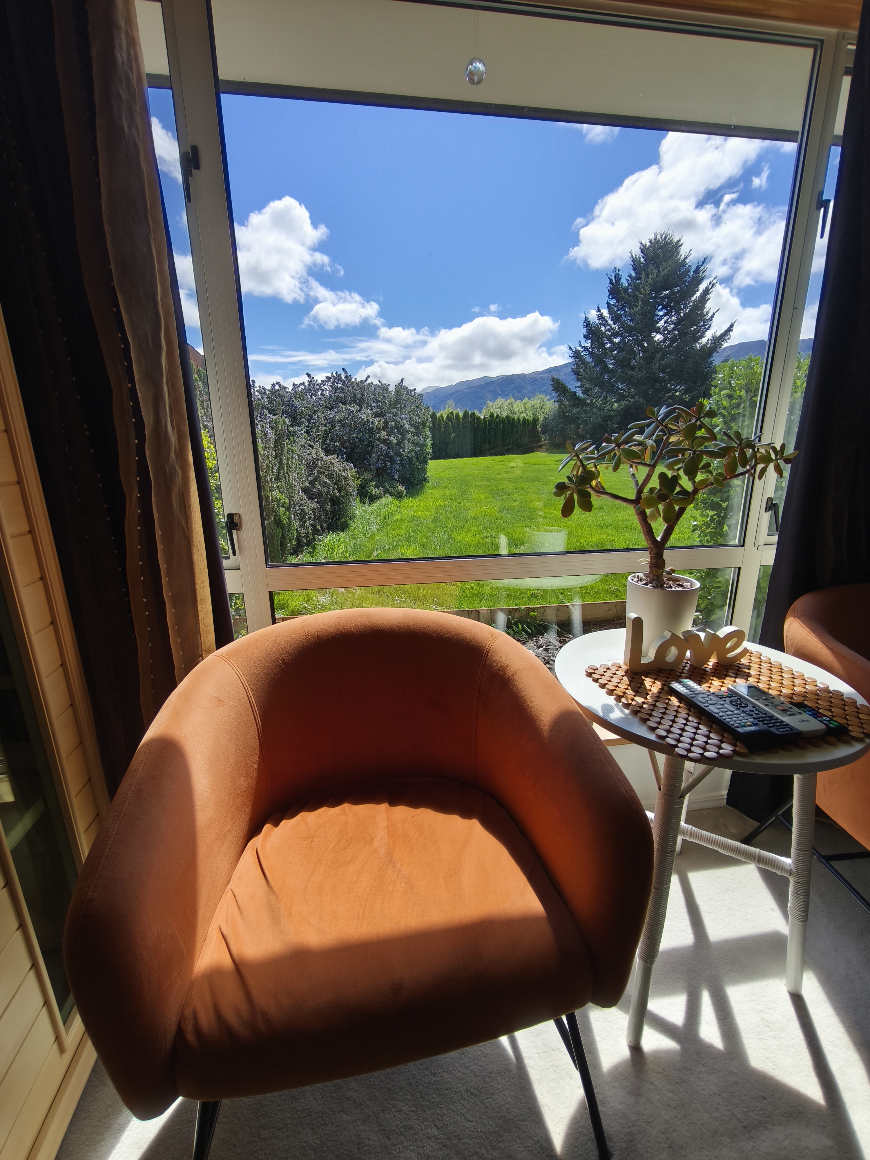 Lodge Ensuite at Vibrant Living — mountain views